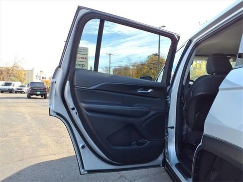 Certified 2023 Jeep Grand Cherokee L Laredo image 12