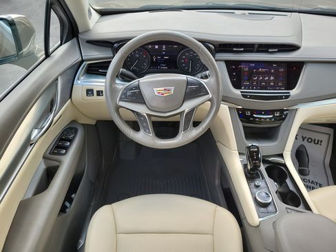 Used 2023 Cadillac XT5 Premium Luxury w/ Technology Package AWD/4WD image 11