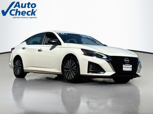 Used 2025 Nissan Altima 2.5 SV FWD image 1