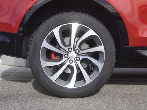 Used 2025 Land Rover Discovery Sport Dynamic SE image 34