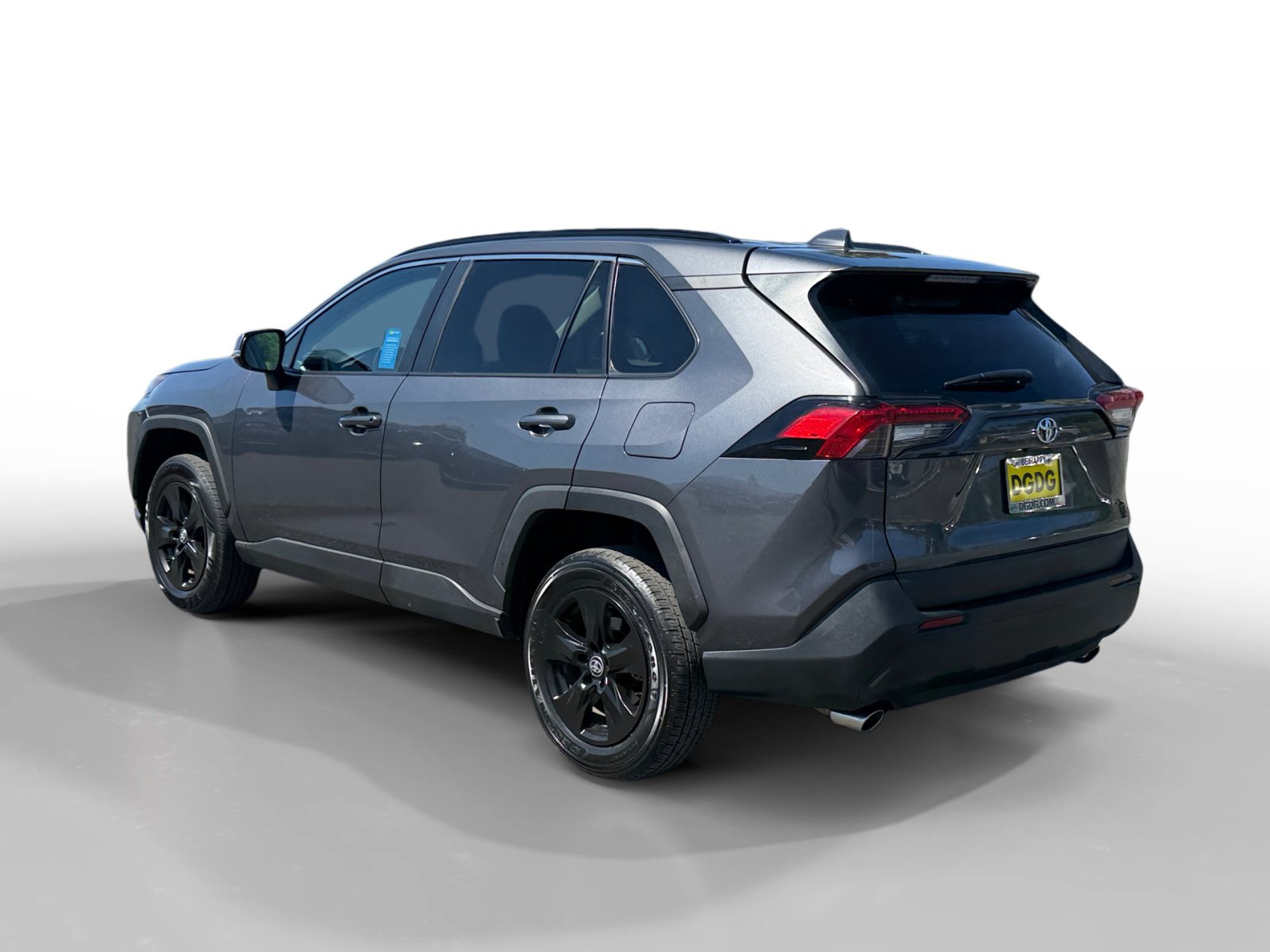 Used 2024 Toyota RAV4 XLE FWD image 3