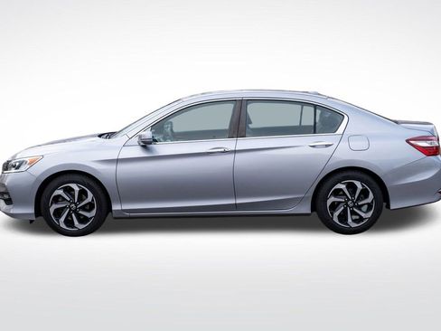 Used 2017 Honda Accord EX image 4