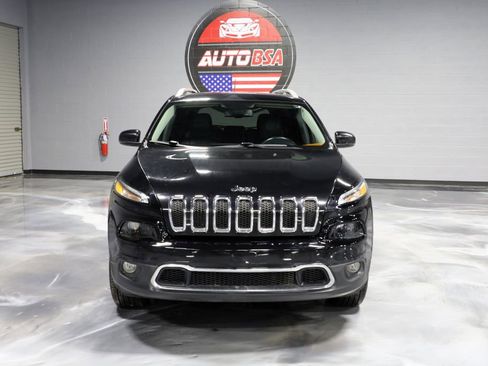Used 2018 Jeep Cherokee Limited AWD/4WD image 2