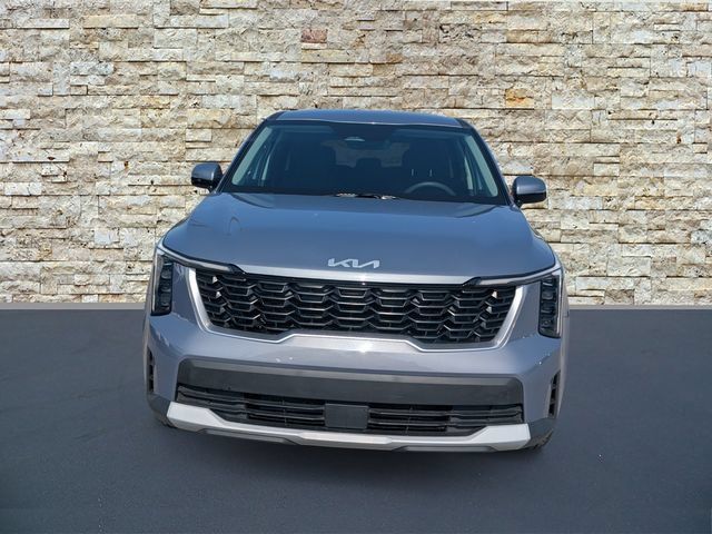 Certified 2024 Kia Sorento LX FWD image 3