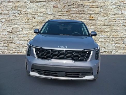 Used 2024 Kia Sorento LX FWD image 3