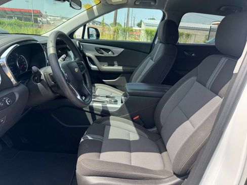 Used 2025 Chevrolet Blazer LT FWD image 21