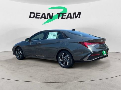 Certified 2025 Hyundai Elantra Limited FWD image 6