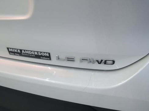 Used 2022 Toyota Highlander LE image 32