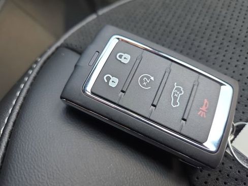 New 2025 Jeep Grand Cherokee Altitude image 30