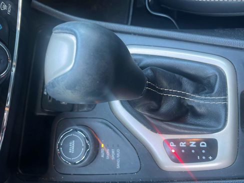 Used 2016 Jeep Cherokee Limited image 15