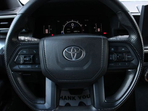 Used 2025 Toyota Tacoma SR5 AWD/4WD image 27