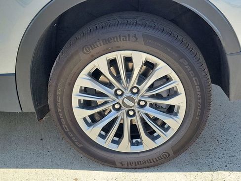 Used 2024 Cadillac XT4 Premium Luxury image 18