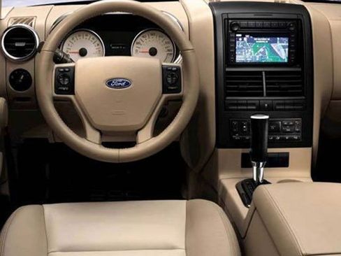 Used 2008 Ford Explorer Sport Trac XLT image 4