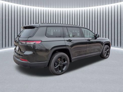 Used 2025 Jeep Grand Cherokee L Limited w/ Luxury Tech Group II image 6