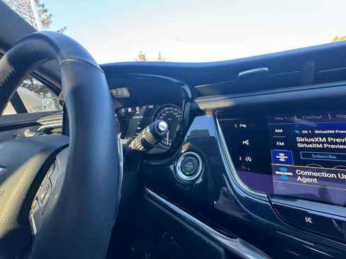 Used 2024 Cadillac XT6 Sport w/ Technology Package image 21