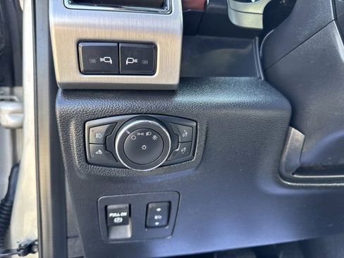 Used 2018 Ford F150 Platinum w/ Equipment Group 701A Luxury image 26