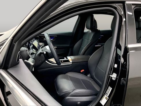 Used 2024 Mercedes-Benz C 300 4MATIC Sedan w/ Exclusive Trim Package image 8