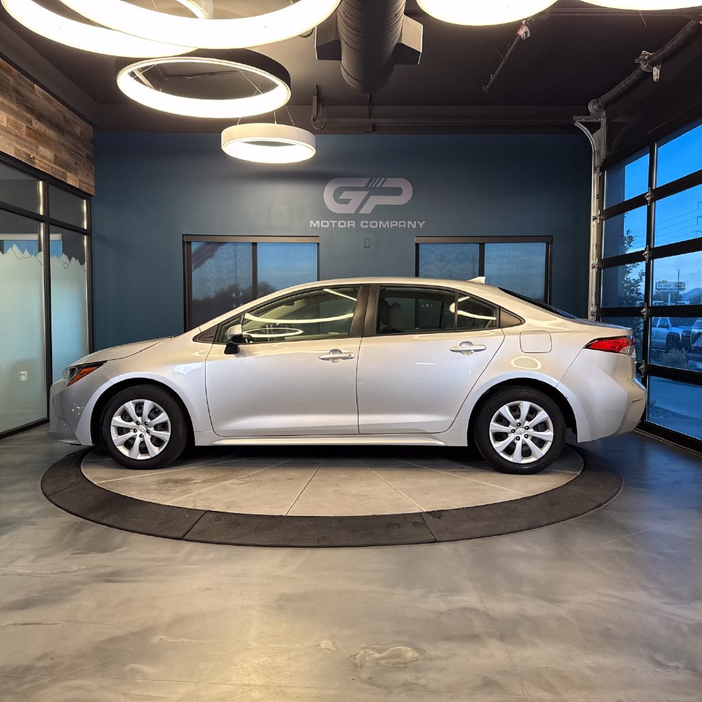 Used 2020 Toyota Corolla LE FWD image 6