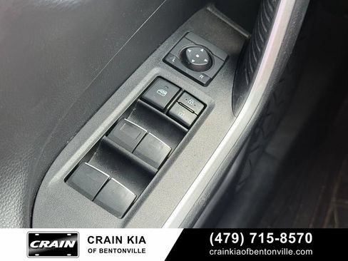 Used 2022 Toyota RAV4 XSE AWD/4WD image 17