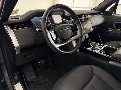 Used 2023 Land Rover Range Rover Long Wheelbase SE AWD/4WD image 4