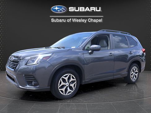 Certified 2023 Subaru Forester Premium AWD/4WD image 3