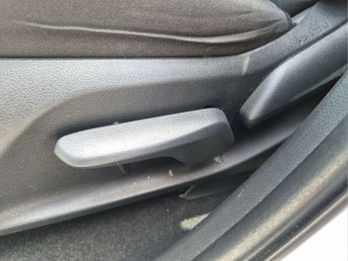 Used 2022 Toyota RAV4 LE FWD image 14