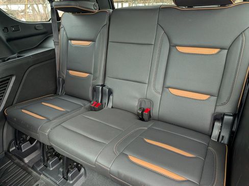 Used 2023 GMC Yukon AT4 w/ AT4 Premium Package image 27