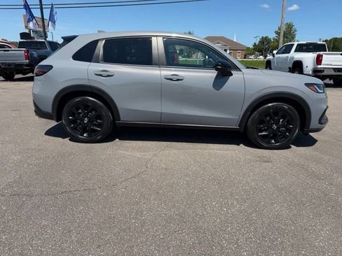 Used 2023 Honda HR-V LX image 9