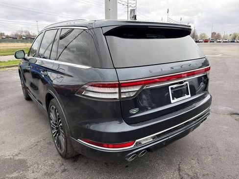 Used 2021 Lincoln Aviator Black Label w/ Class IV Trailer Tow Package image 6