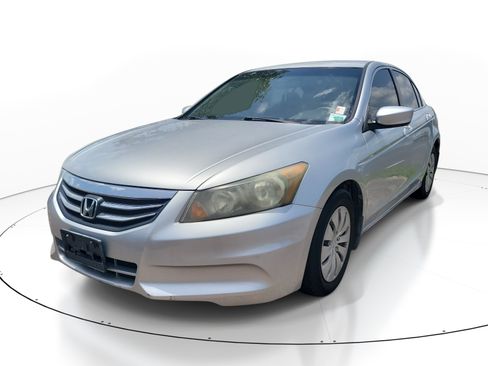 Used 2012 Honda Accord LX image 3