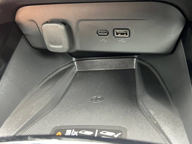 Used 2024 Chevrolet Trax RS w/ Sunroof Package FWD image 26