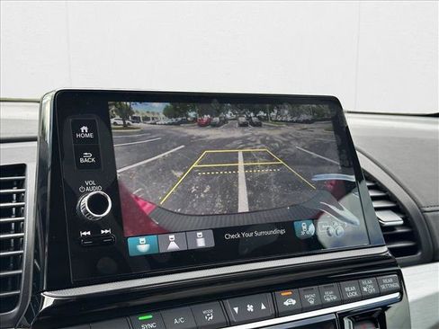 New 2026 Honda Odyssey Touring image 13