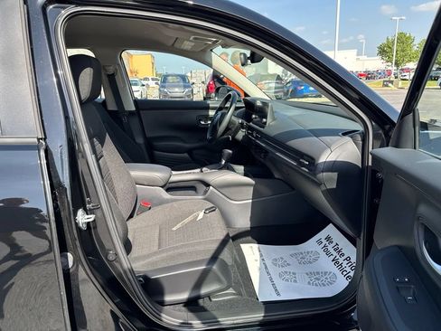 Certified 2024 Honda HR-V LX image 37