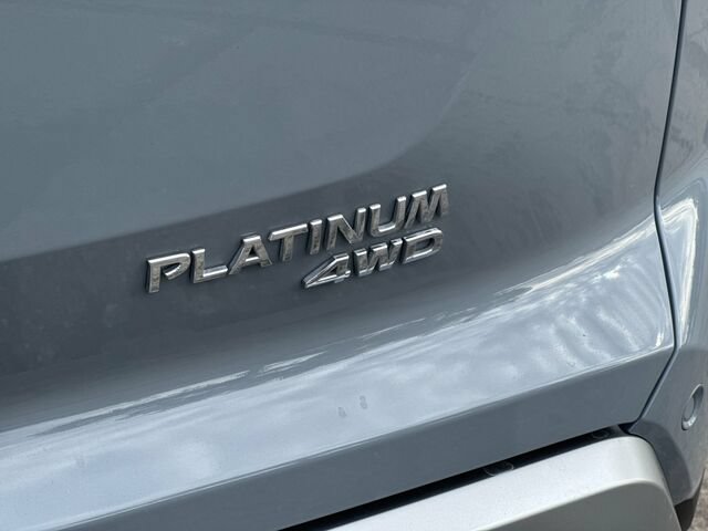Used 2024 Nissan Pathfinder Platinum AWD/4WD image 35
