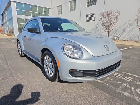 Used 2016 Volkswagen Beetle 1.8T S image 4