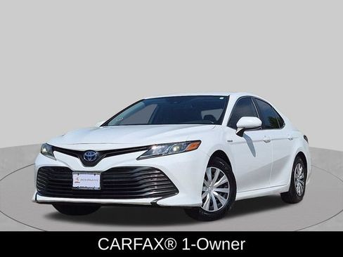 Used 2019 Toyota Camry LE FWD image 1