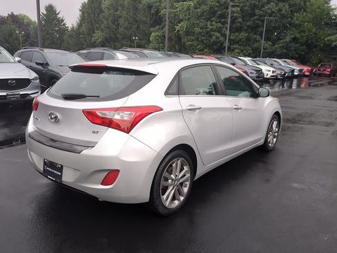 Used 2016 Hyundai Elantra GT w/ Option Group 02 FWD image 5