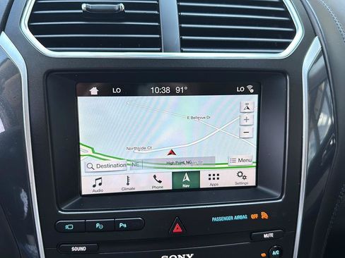 Used 2019 Ford Explorer Platinum AWD/4WD image 16