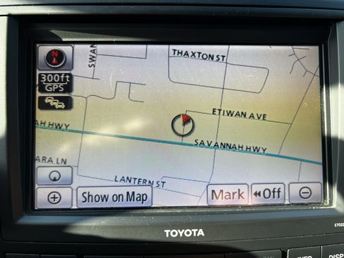 Used 2011 Toyota Highlander Limited w/ Tow Pkg image 23