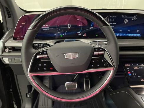 New 2026 Cadillac Vistiq Luxury w/ LPO, Floor Liner Package AWD/4WD image 21