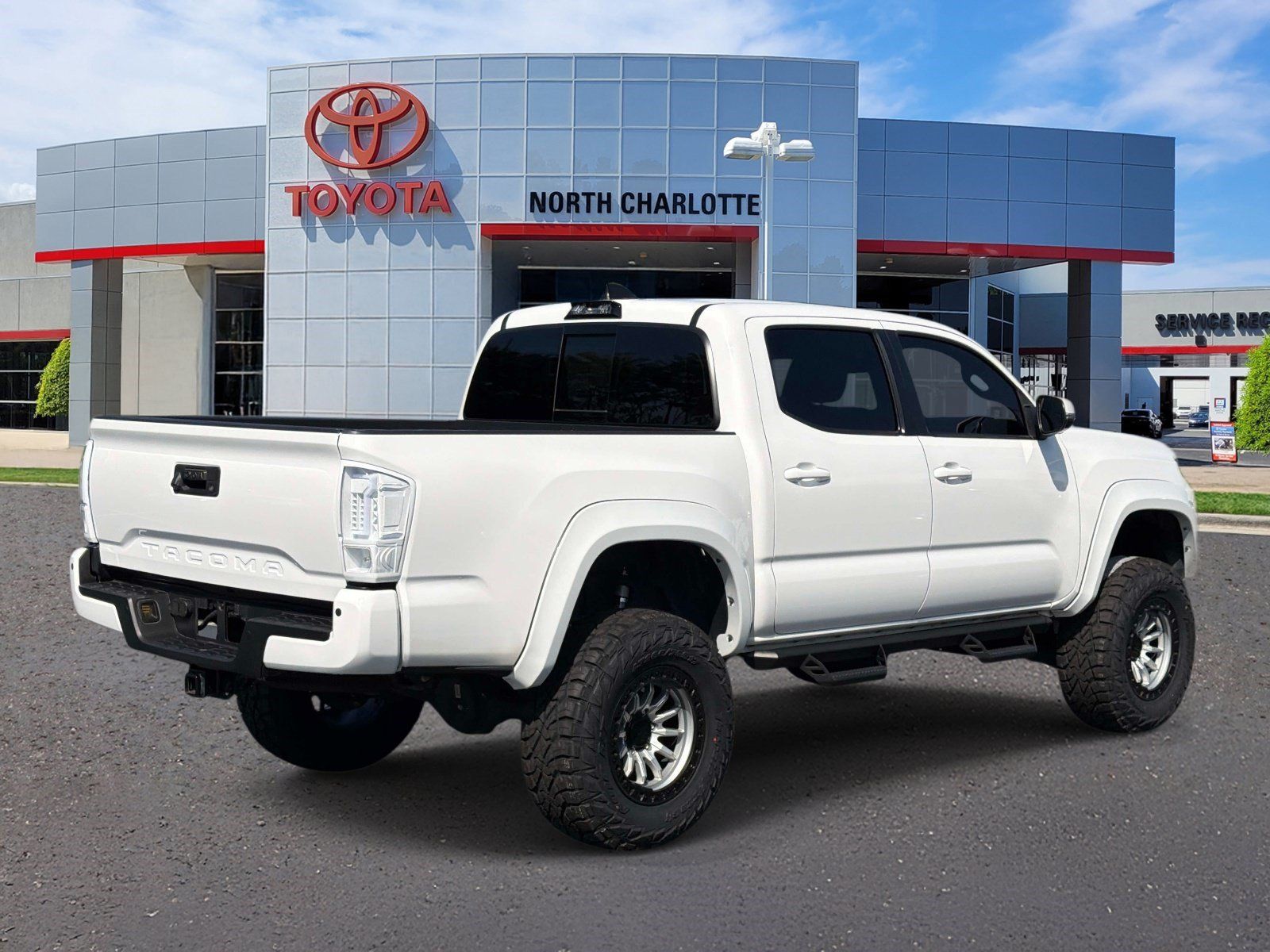 Used 2023 Toyota Tacoma TRD Off-Road w/ TRD Premium Off Road Package AWD/4WD image 6
