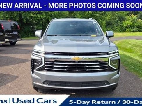 Used 2026 Chevrolet Suburban LT w/ Comfort Package AWD/4WD image 2