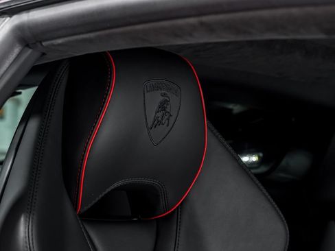 Used 2020 Lamborghini Huracan EVO AWD/4WD image 36