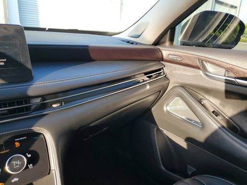 Used 2023 INFINITI QX60 Sensory w/ Cargo Package FWD image 24