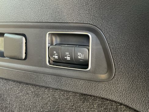 Certified 2025 Mercedes-Benz GLS 580 4MATIC image 12