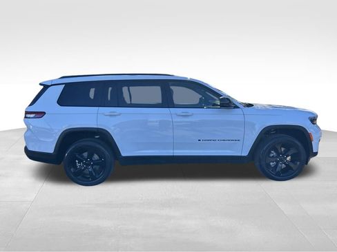 New 2025 Jeep Grand Cherokee L Altitude image 7