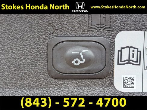 Used 2019 Ford Escape Titanium FWD image 17