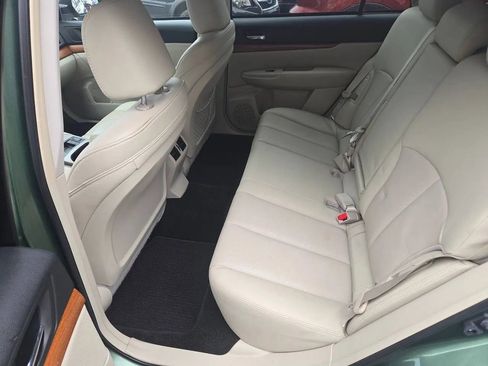 Used 2014 Subaru Outback 2.5i Limited w/ Moonroof Package image 18