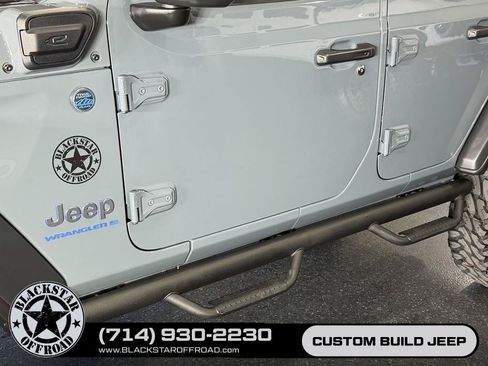 Used 2025 Jeep Wrangler Unlimited Rubicon 4xe w/ Convenience Group AWD/4WD image 8