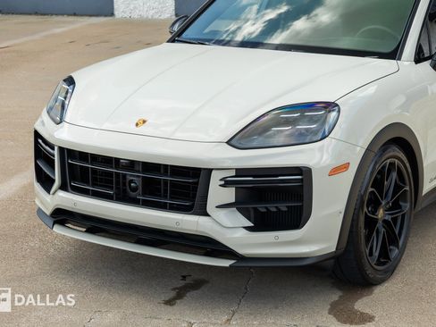 Used 2024 Porsche Cayenne Turbo GT AWD/4WD image 6